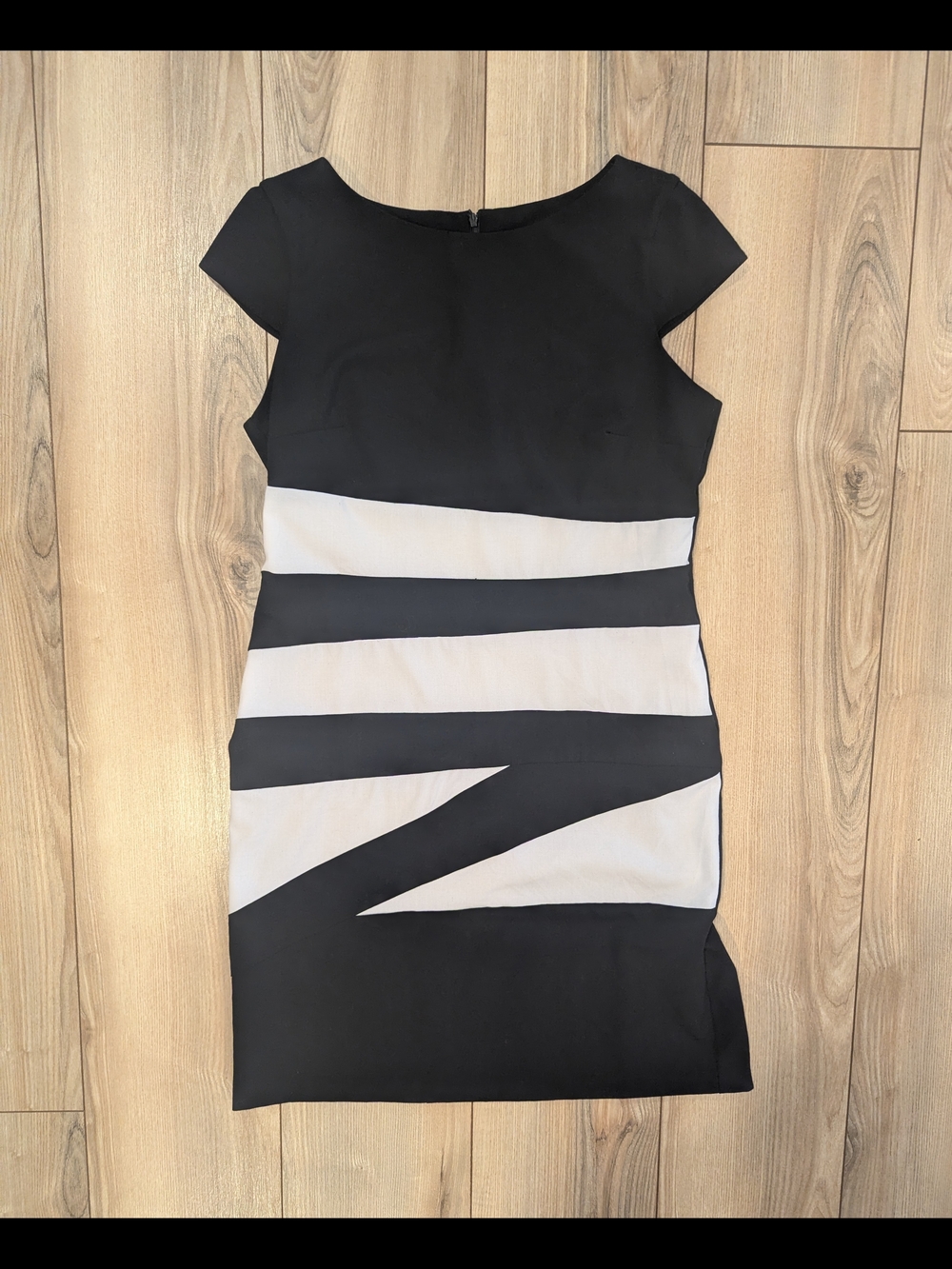Alyx Black and White Geometric Cap-Sleeve Mini Dress
